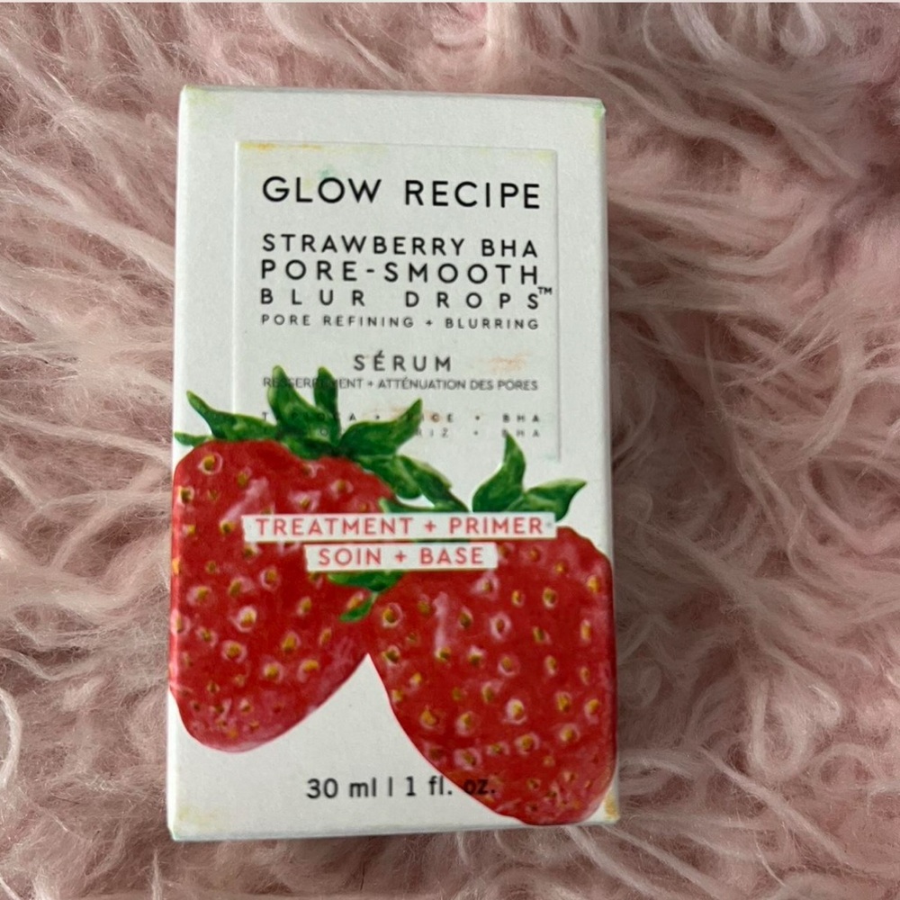 Glow Recipe Strawberry BHA Pore-Smooth Serum in Red